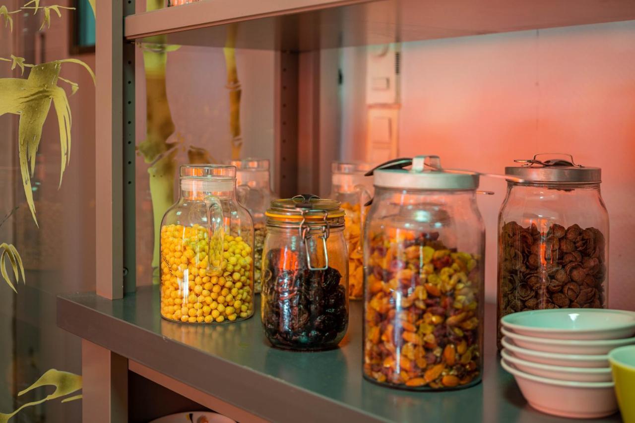 Logis Hotel Noemys Brive - Restaurant Le Teinchurier Bagian luar foto
