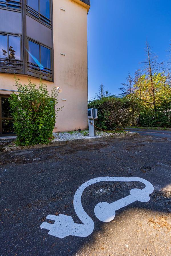 Logis Hotel Noemys Brive - Restaurant Le Teinchurier Bagian luar foto