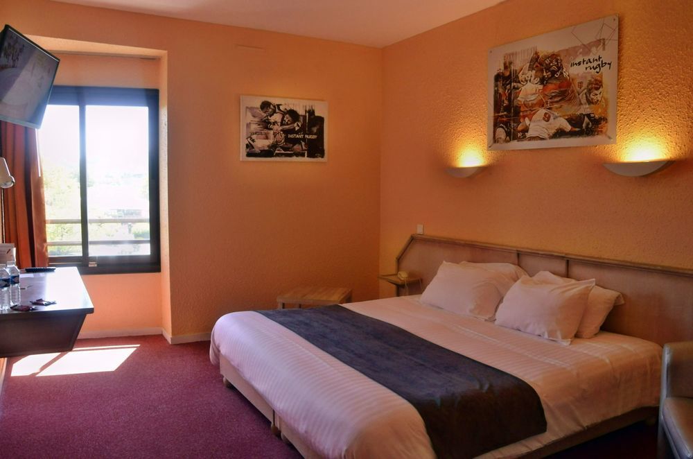 Logis Hotel Noemys Brive - Restaurant Le Teinchurier Bagian luar foto